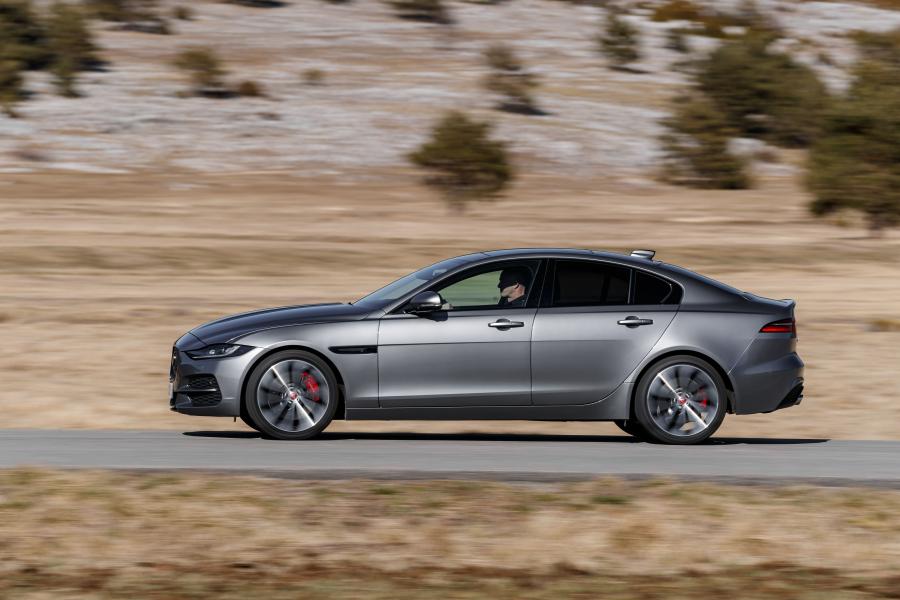  Jaguar XE D180 S 2019 года  (WW) (фото 11 из 18)
